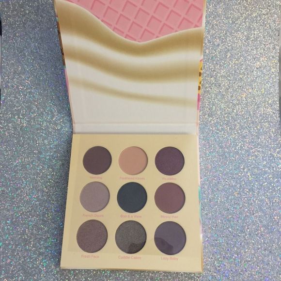 Breakfast in Bed Eyeshadow Palette - Picture 3 of 7